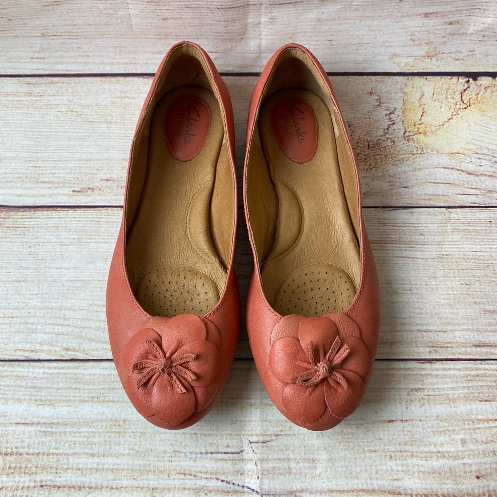 Clarks Artisan Leather Slip-on Flats Flower Detail